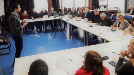 Професионалните гимназии ще подготвят кадри за сектор "Електромобили" 