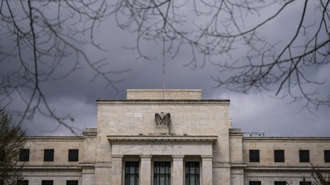 Представители на Фед призоваха за търпение към намаляването на лихвите