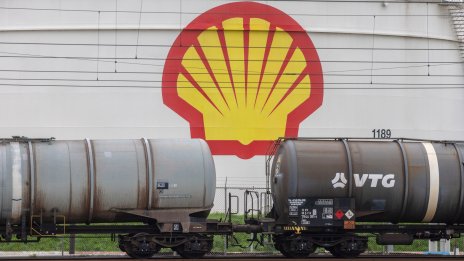 Shell увеличава дивидента с 15%, докато засилва фокуса си върху петрола и природния газ