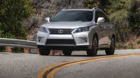 Lexus се върна в борбата за най-продаван премиум бранд в САЩ