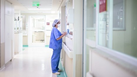 Сербезова предлага критерии за съотношенията лекари - сестри в болниците