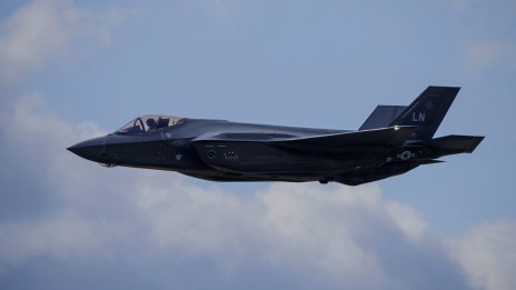 Американски и руски изтребители влязоха в сблъсък за парите за отбрана на Близкия изток