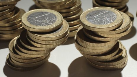 Анализ: Слабите инвестиции и липсата на служители спъват потенциала за растеж на България