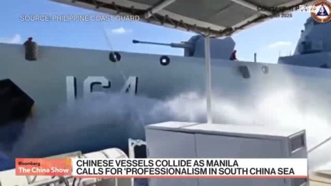 Два китайски кораба се сблъскаха при преследване в Южнокитайско море