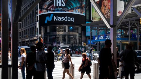 Dow изтри 270 пункта след сигнала на Фед за лихвените повишения