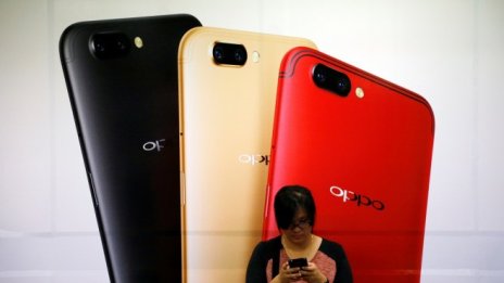 Китайски конкурент отправя предизвикателство към Apple в Индия