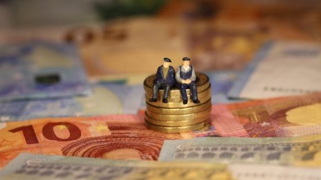 Обмисля се удължаване на срока за прехвърляне на втората пенсия в НОИ