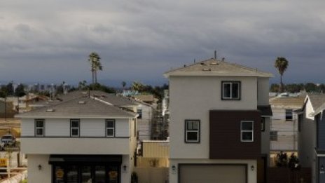 Продажбите на стари жилища в САЩ  достигнаха близо 2-годишен връх през декември