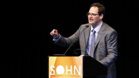 Мениджър на хедж фонд спечели 1 млрд. долара от залог срещу петрола