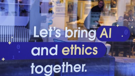 Изкуственият интелект е твърде важен, за да бъде монополизиран