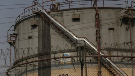 Петролът продължава да поевтинява на фона на перспективите за споразумение за Украйна*