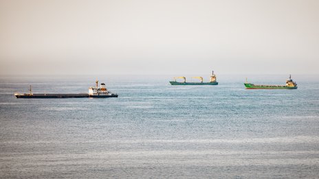 Иран и Оман започват преговори за управлението на Ормузкия проток
