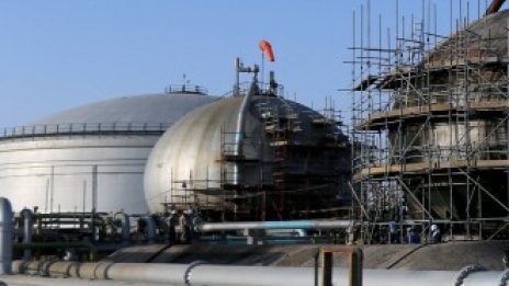 Заявката на ОПЕК за свиване на доставките оскъпи петрола* 