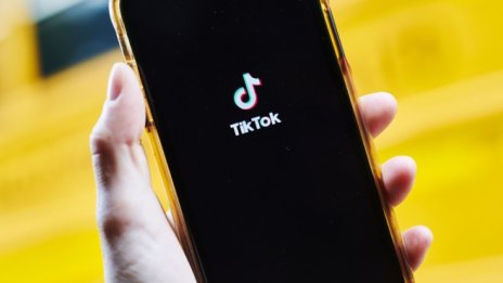 Питър Наваро: Лидерът на TikTok е кукла на конци
