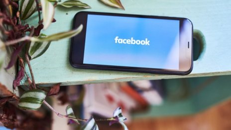 Как Facebook се бори с фалшивите новини за коронавируса?