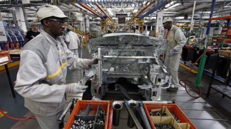 Производството в еврозоната отчита вял растеж през юни