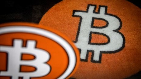Може ли биткойнът да засегне фундамента на Tesla?