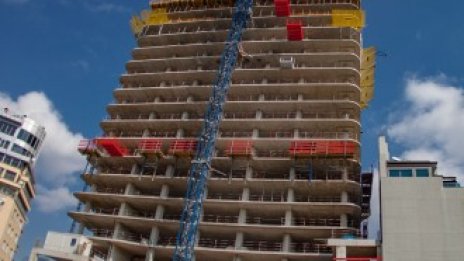 Кметът на „Лозенец“ сезира главния прокурор за небостъргача „Златен век“