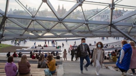 Москва задължава сектора на услугите да се ваксинира