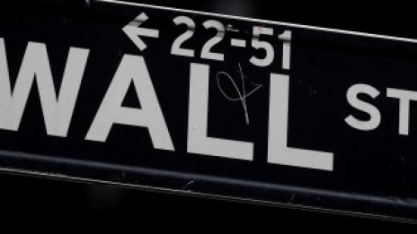 Wall street стартира на червена територия заради влошените търговски новини*