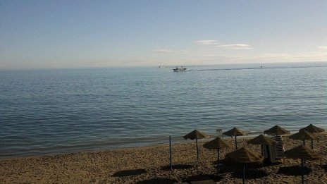 Туристите в Гърция едва преминават 2 млн. души