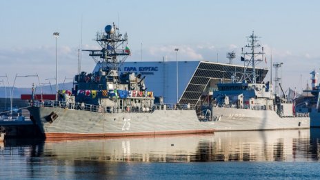 Епидемичен взрив от COVID-19 на кораб в пристанище Бургас