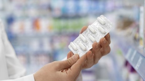 Установиха над 30 сайта, предлагащи неразрешени лекарствени продукти