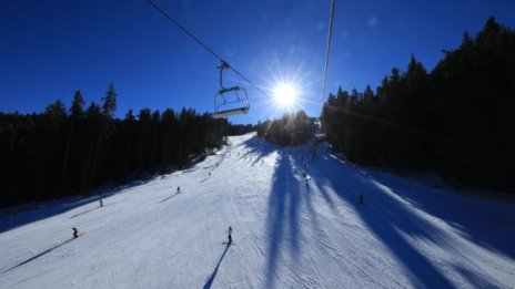 Данъчни инспектори започнаха акция в Банско