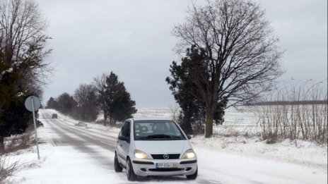 Армията продължава да помага в засегнатите от тежката зимна обстановка общини*
