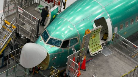 Boeing е на печалба, но загубите в двете най-големи звена са по-високи от очакваното