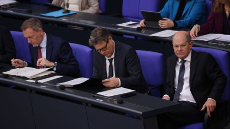 Управляващата коалиция в Германия отново води битка със себе си