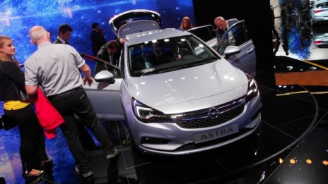 Opel се похвали с над 30 000 поръчки за новата Astra