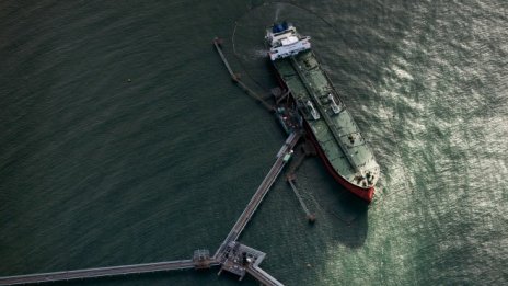 Петролните цени се насочват към най-големия си месечен спад от март 2020 г.*