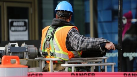 Всеки 10 българин полага тежък физически труд