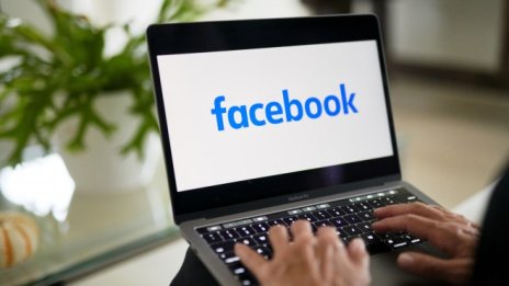 Facebook дава по-голям контрол на потребителите над съдържанието, което виждат