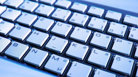 Египет блокира 21 интернет сайта, включително и на телевизия "Ал Джазира"