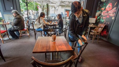 Бизнесът: Ограниченията няма да са мотив хората да се ваксинират