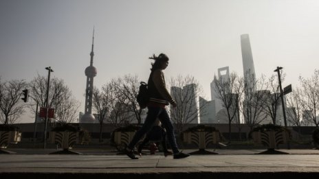 Китайският регулатор спря 42 IPO-та заради проверки