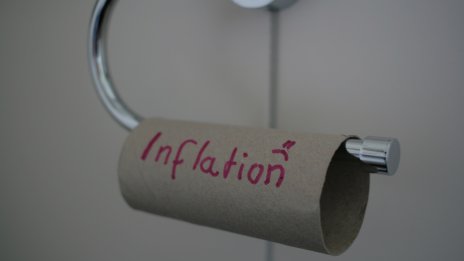 Може би свикваме с високата инфлация и това е лоша новина 