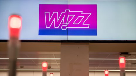 Wizz Air сви прогнозите за годишната печалба заради проблеми с двигателите