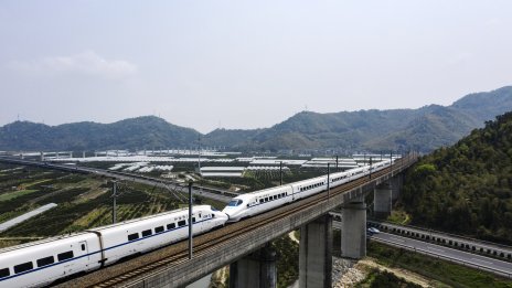 Наказанието на Китай за лоши длъжници: Без бързи влакове и хубави хотели