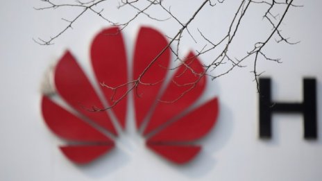 Опозицията в Румъния скочи срещу Huawei