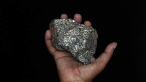 Най-богатите мъже на света инвестират в нова технология за търсене на кобалт