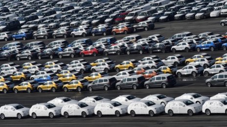 Доналд Тръмп готви нов удар по вносните автомобили в САЩ