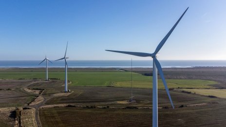 Отново рекордна година за зелената енергия във Великобритания