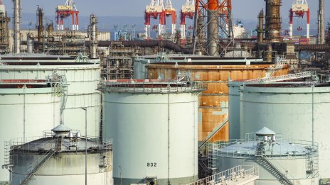 Петролът поскъпва след по-голям от очаквания спад на запасите в САЩ*