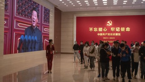 Демократичната бъркотия във Великобритания е за предпочитане пред китайския авторитарен модел