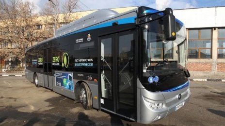 Със 137 нови електрически превозни средства София ще намалява фините прахови частици