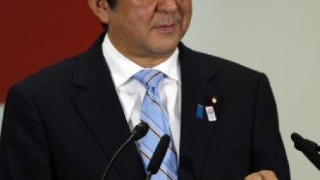 Трябва ли Япония да увеличи данъка върху потреблението?