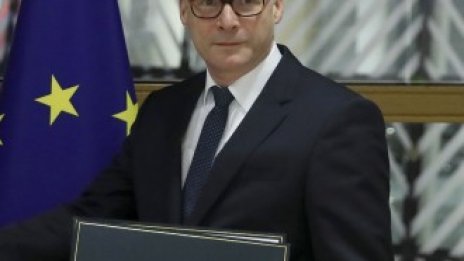 Великобритания предаде документите за Brexit на церемония в Брюксел